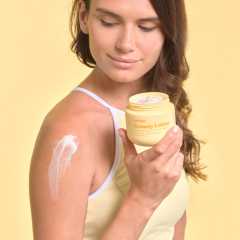 FLOR DE MAYO Mind & Body Glow ķermeņa losjons “Creamy” 0242 250ml FLOR DE MAYO Mind & Body Glow ķermeņa losjons “Creamy” 0242 250ml