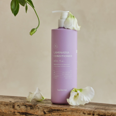 LA FERME LAMINARIA White Musk mitrinošs un balansējošs matu kondicionieris bojātiem matiem 500ml LA FERME LAMINARIA White Musk mitrinošs un balansējošs matu kondicionieris bojātiem matiem 500ml